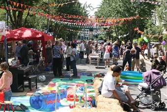 Big Lunch official photo - party